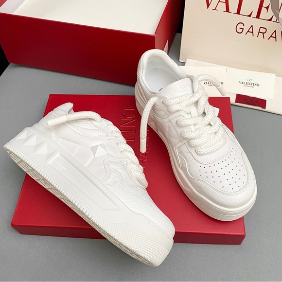 Valentino Women's Elegant White Sneakers - Picture 2 of 5